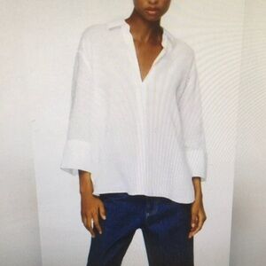 ZARA/BASIC V-NECK BUTTON FRONT SIDE SLIT SHIRT/NEW
